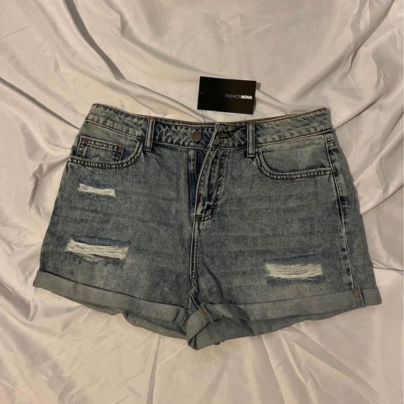Fashion Nova shorts with tags - Picture 1 of 1